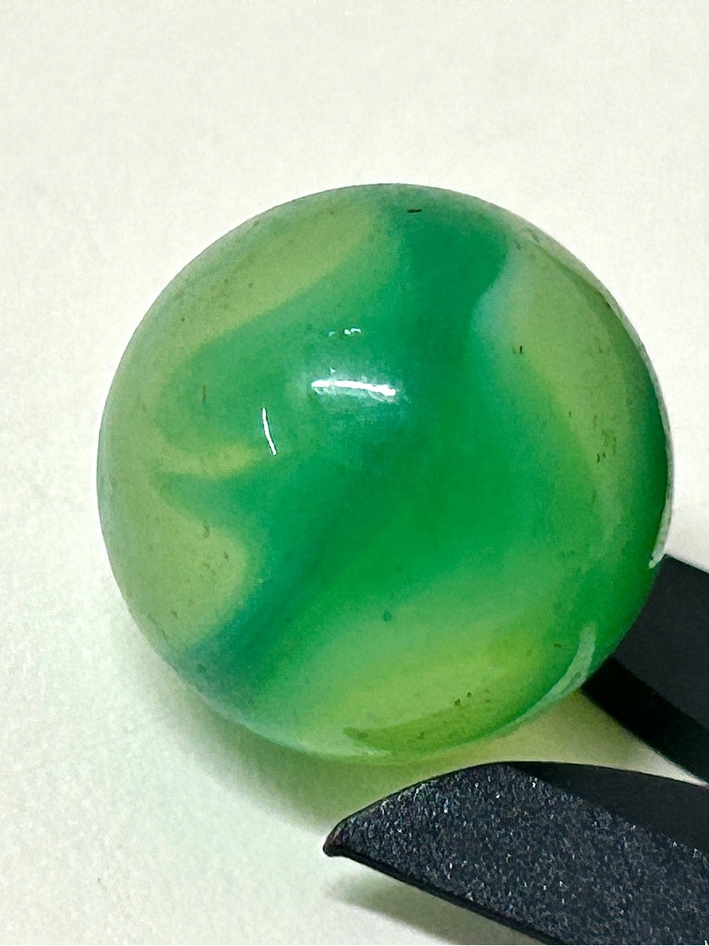 Antique Akro Agate Limeade Lazy Corkscrew Swirl UV Reactive Marble